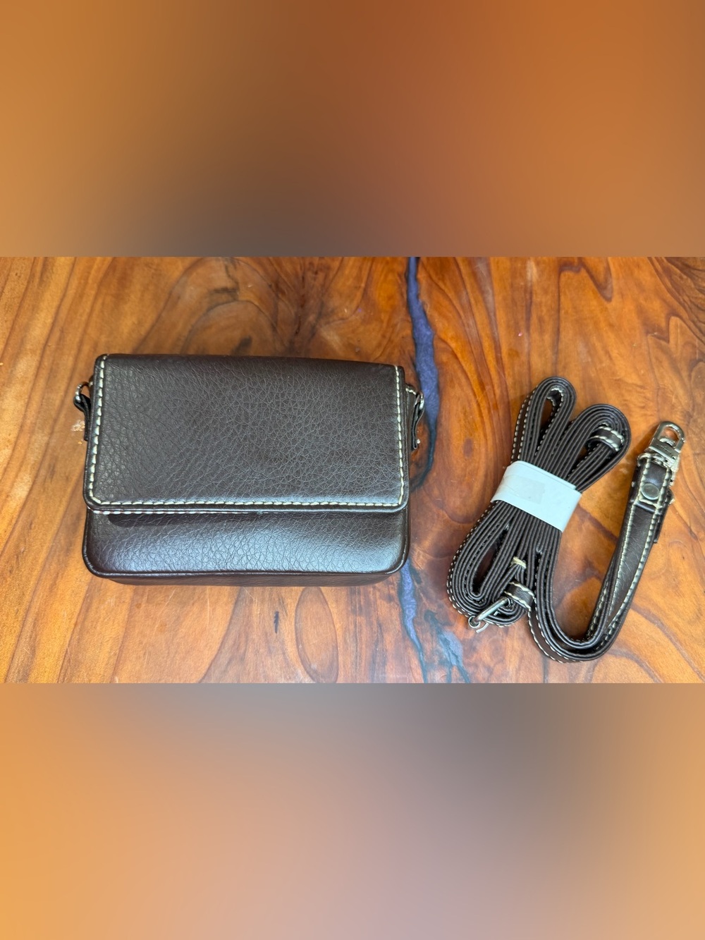 Thirty-One Gifts All-In-One Convertible Crossbody Bag/Wallet in brown